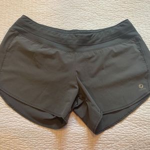 Oiselle roga shorts